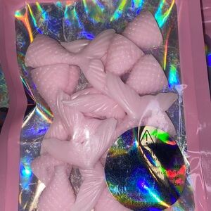 PINK MERMAID TAIL WAX MELTS - JAPANESE MAGNOLIA SCENT